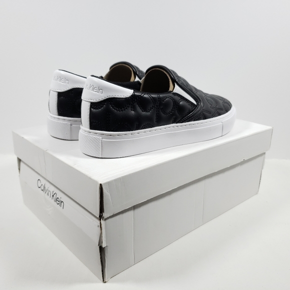 Calvin Klein Geely Slip on Sneaker - Black 6.5M - Picture 2 of 4